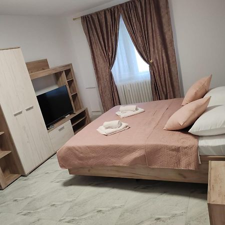 Garsoniera G3 Appartement Craiova Buitenkant foto