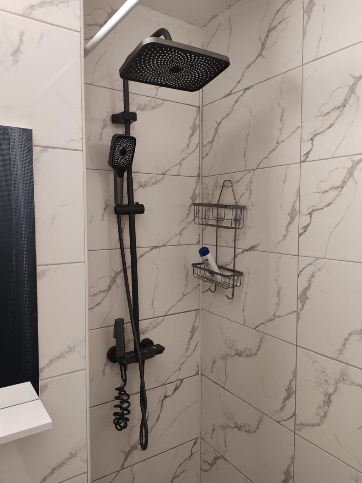Garsoniera G3 Appartement Craiova Buitenkant foto