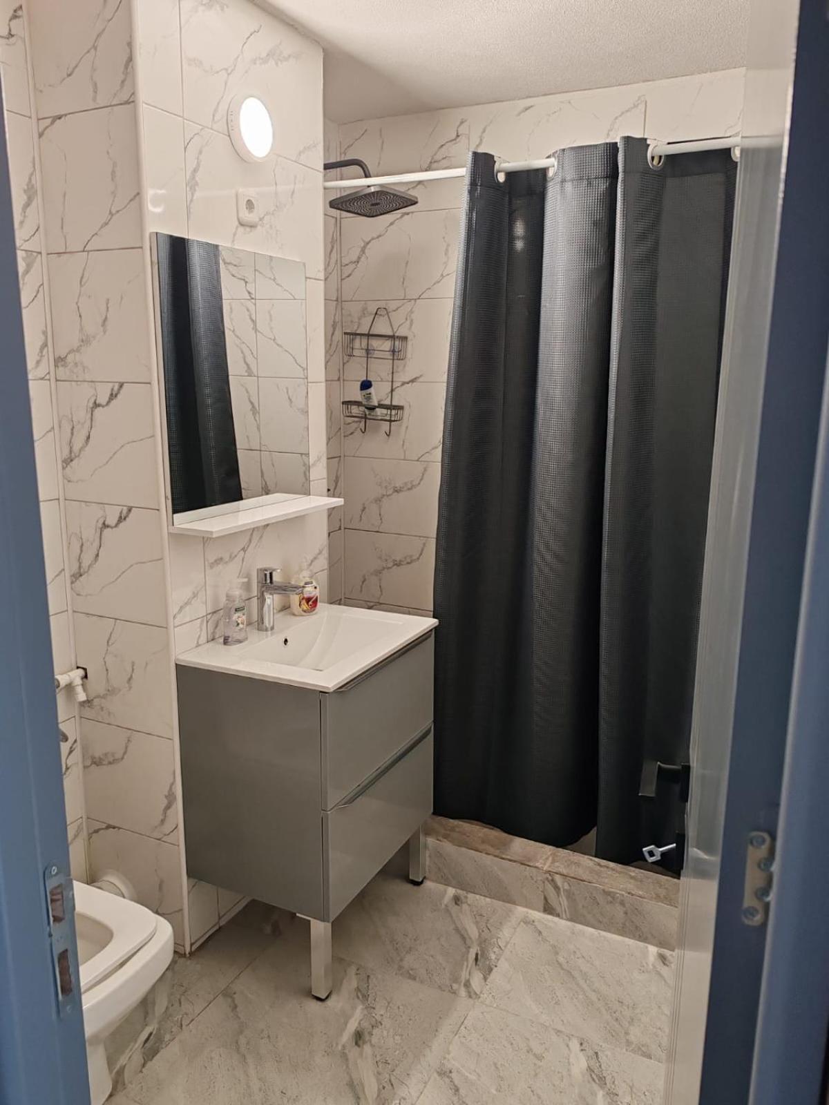 Garsoniera G3 Appartement Craiova Buitenkant foto