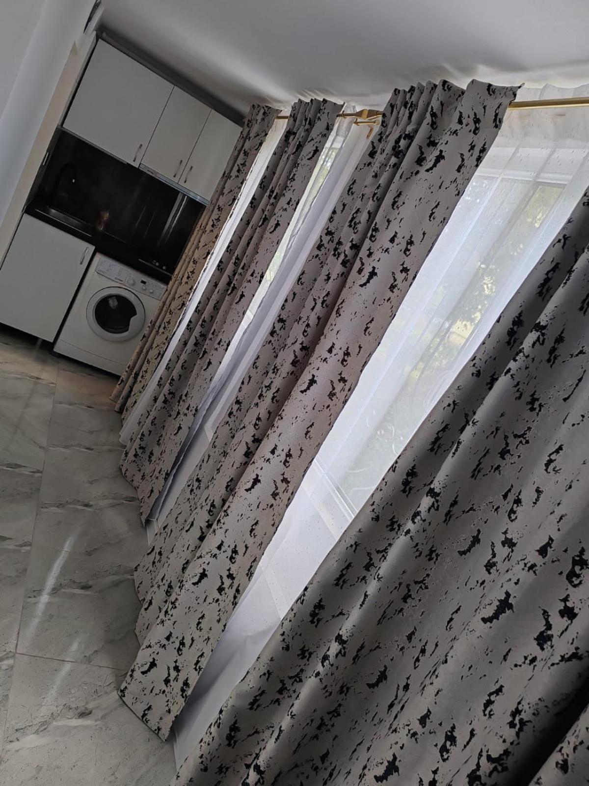 Garsoniera G3 Appartement Craiova Buitenkant foto