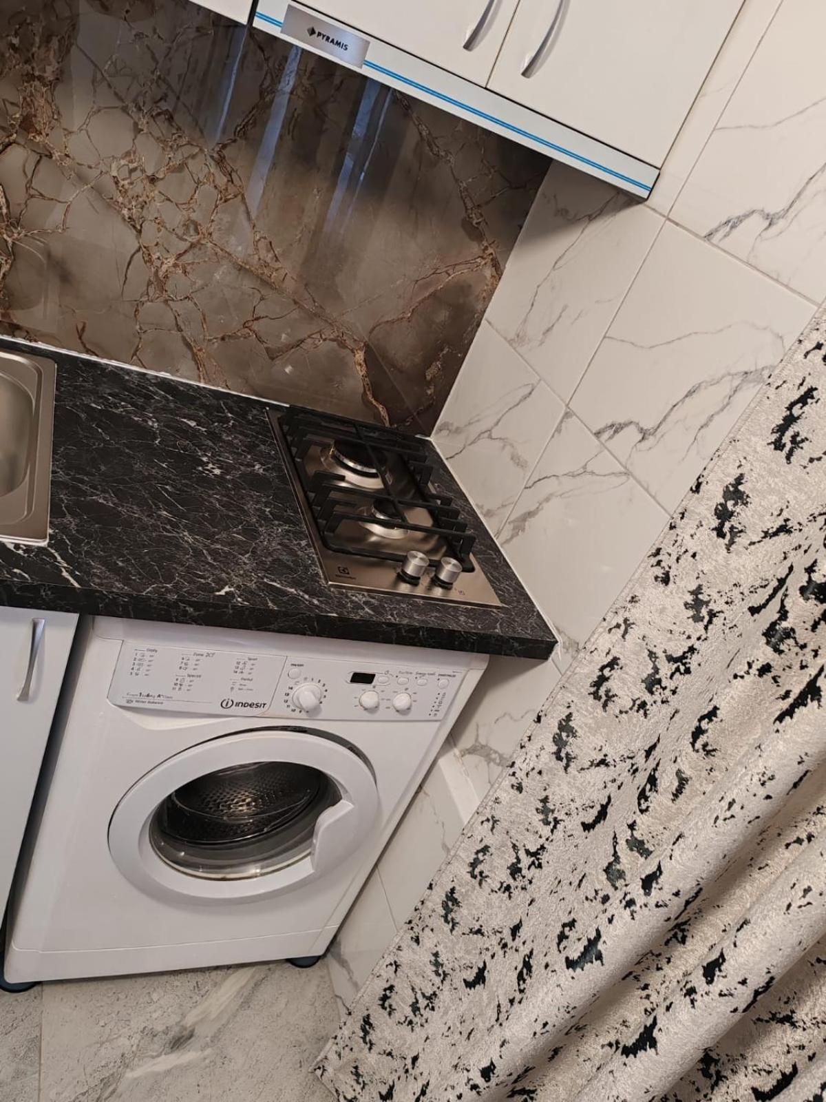 Garsoniera G3 Appartement Craiova Buitenkant foto